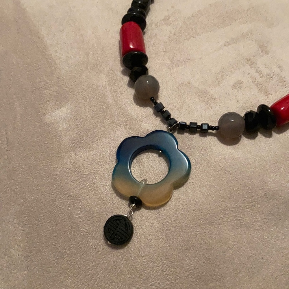 Bead Necklace with Flower Pendant